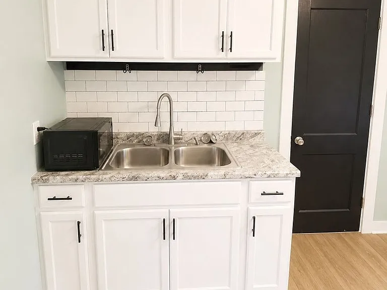 1031 N Harris St — Photo 7