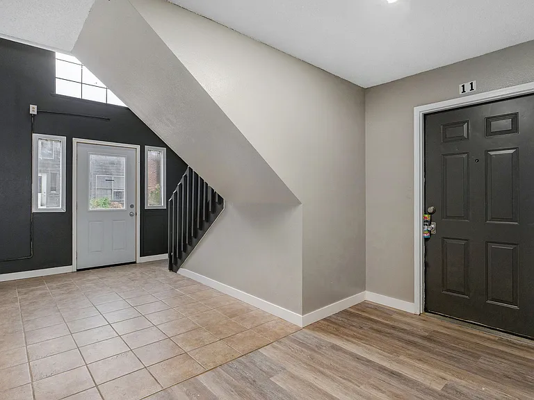 1221 S Park Ave #9 — Photo 20