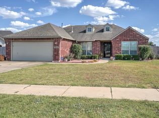 1806 Tulip Ct, Claremore, OK 74019