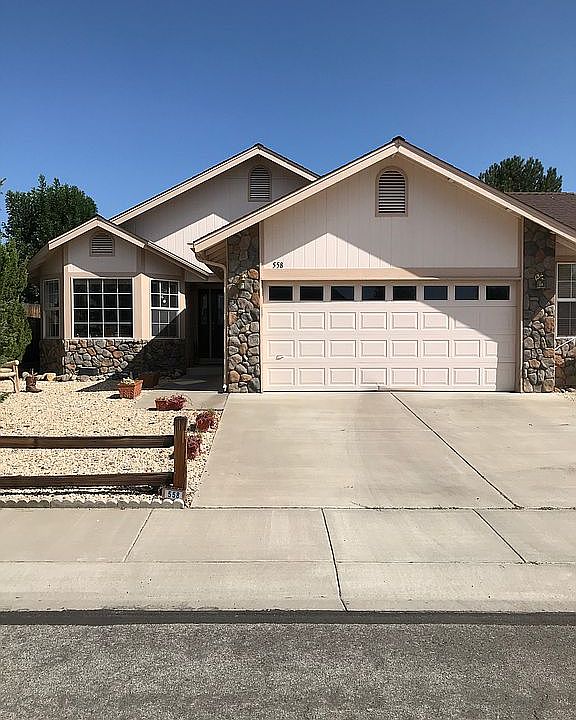 558 Meridian Ct