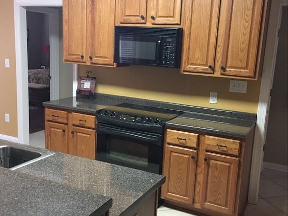 5th image of 209 Knob Hill Dr