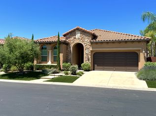 1524 E Via Estrella Dr, Fresno, CA 93730