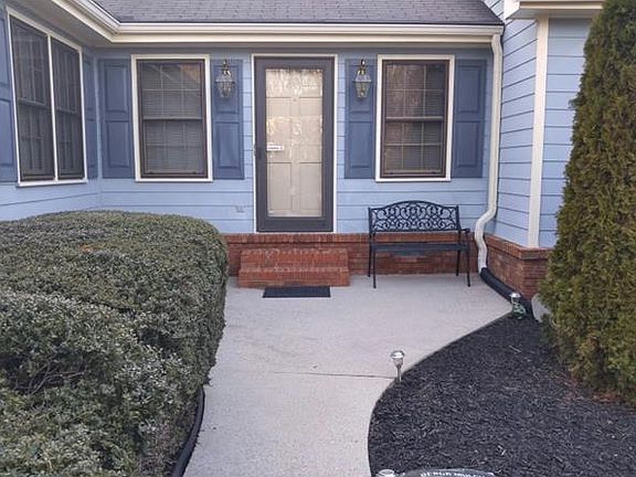 2nd image of 2301 Westridge Dr