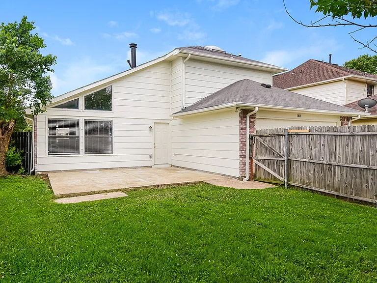 1411 Sandalwood Dr — Photo 17