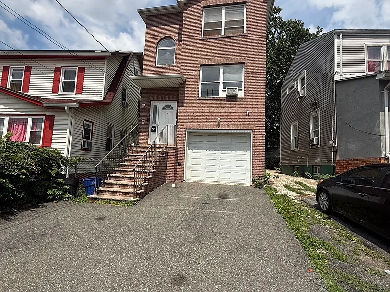 79 Osborne Pl #1B — Photo 5