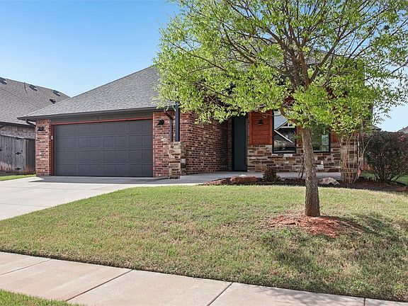 3rd image of 512 Mosswood Dr
