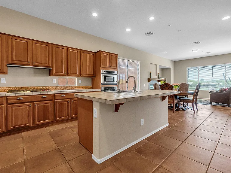 1715 W Ainsworth Dr — Photo 15
