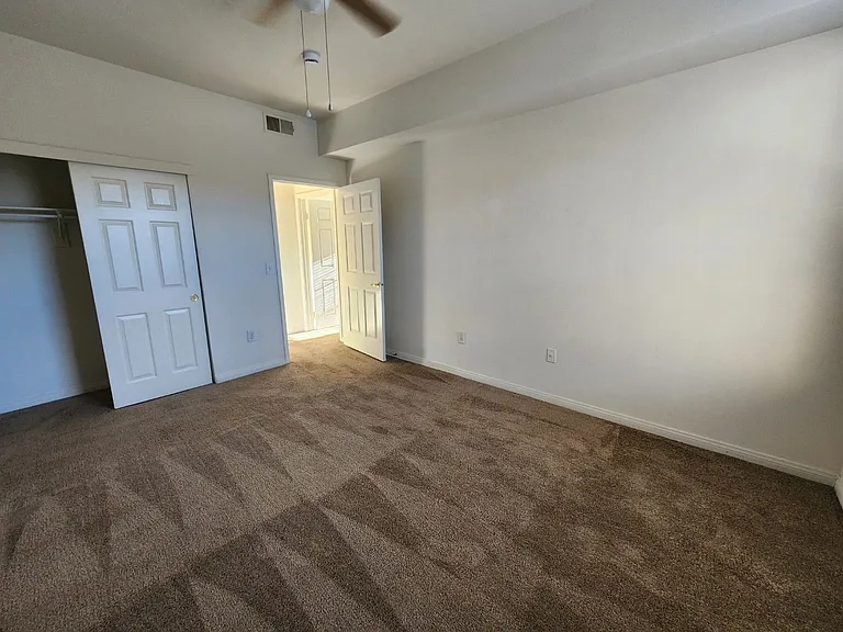 231 W Horizon Ridge Pkwy #417 — Photo 25
