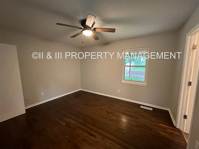 4715 Fontana St — Photo 8