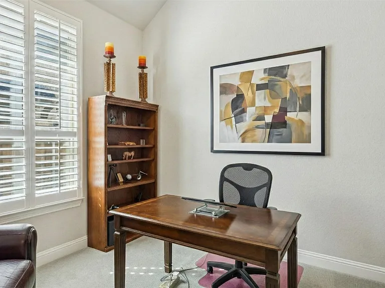 950 Gentle Knoll Ln — Photo 7