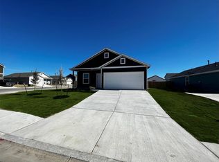 2400 Fullmoon Dr, Lockhart, TX 78644