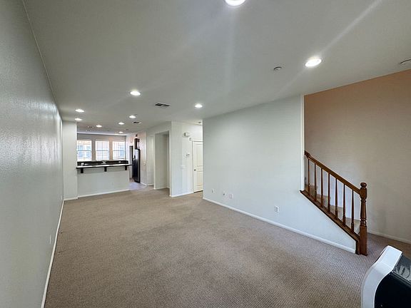 3rd image of 970 Sweetbriar Ln APT C
