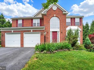 665 Clydesdale Dr, York, PA 17402