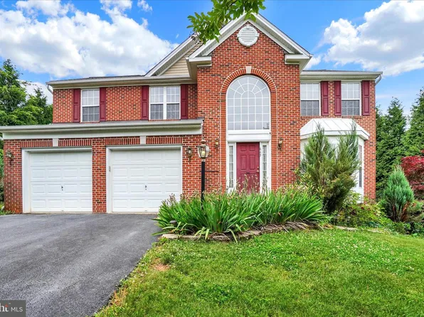 665 Clydesdale Dr, York, PA 17402