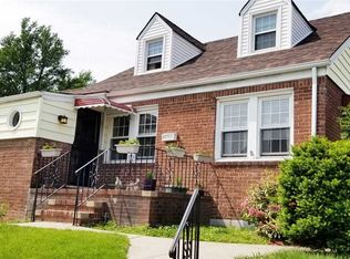 12015 9th Rd, Flushing, NY 11356