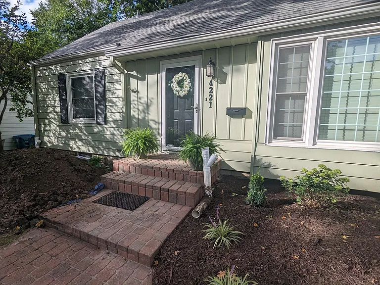 4221A Oxford Rd #A — Photo 2