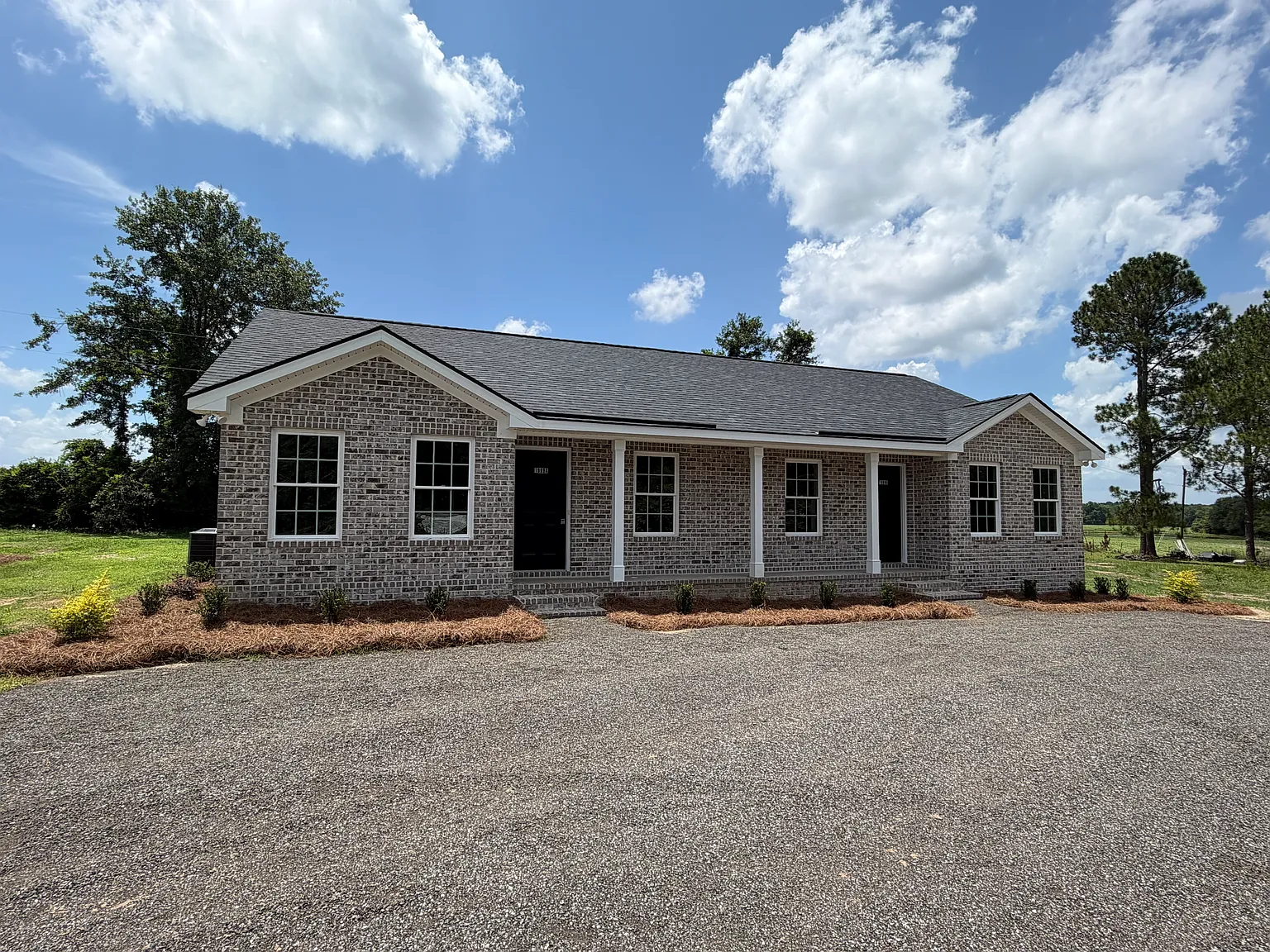 2 bed, 891 sqft, $1,350 — Photo 3