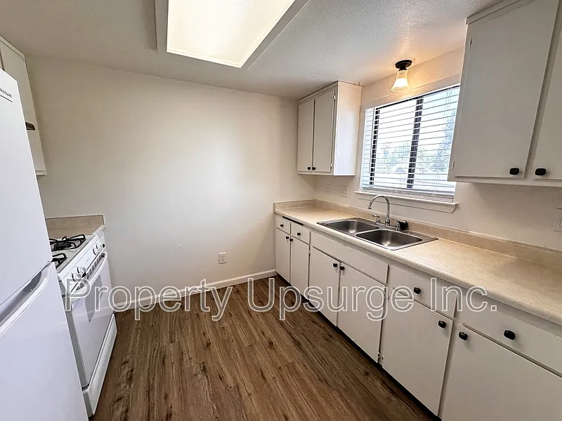 1529 Willis St #6