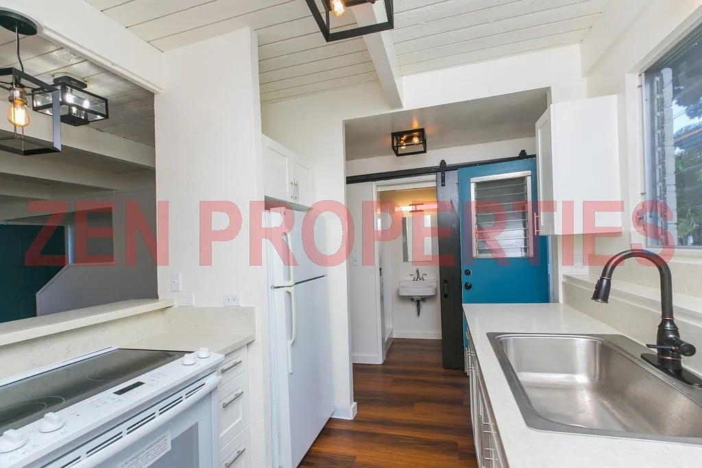 A 2 bdrm / 2 bath unit with 1 prkg for rent at Tropicana Villages- Makai — Photo 4