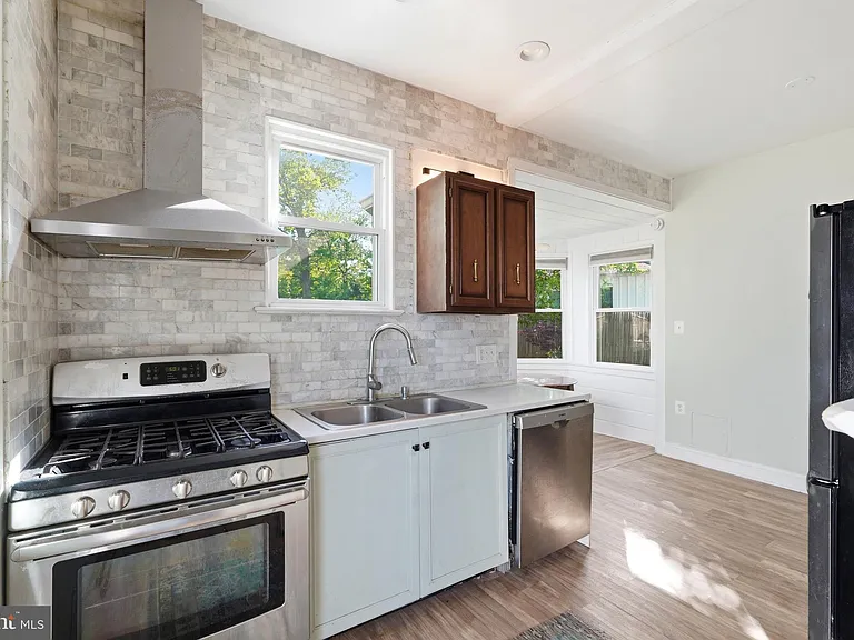 605 Ethan Allen Ave — Photo 20