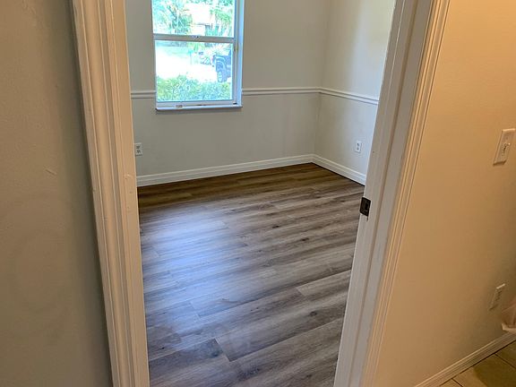 5th image of 2325 87th Ave