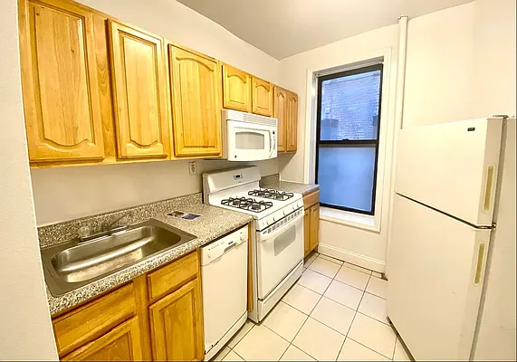 Rented by Douglas Elliman | media 3