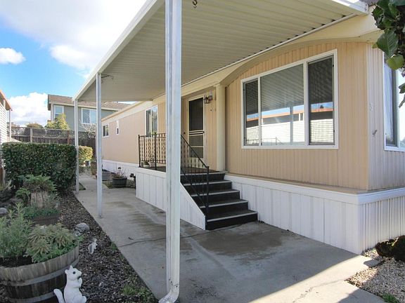 3rd image of 4425 Clares St #3