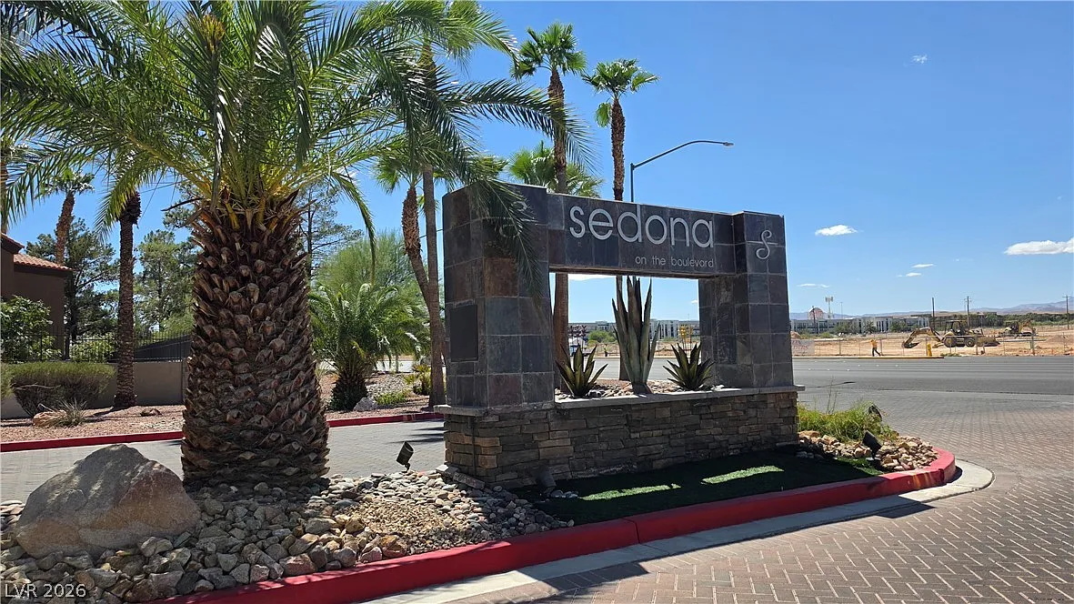 1 bed, 1.0 bath, 813 sqft, $1,250 — Photo 1
