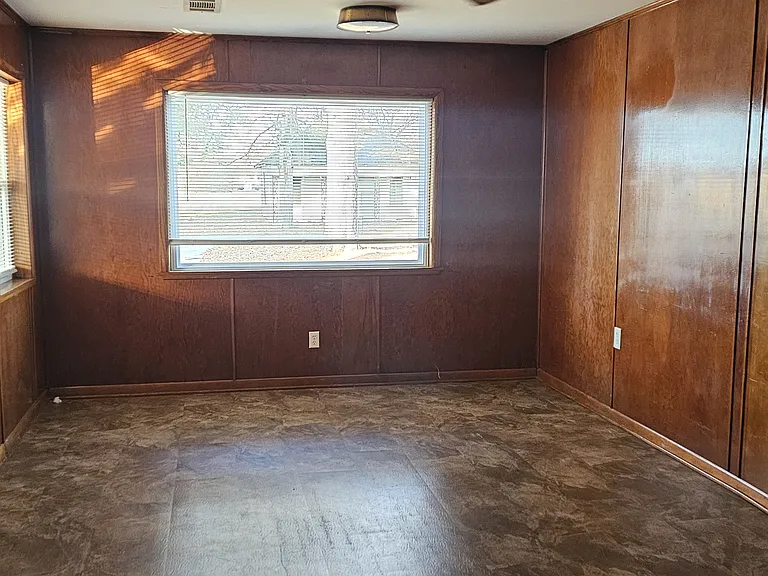 313 W Alabama St — Photo 9
