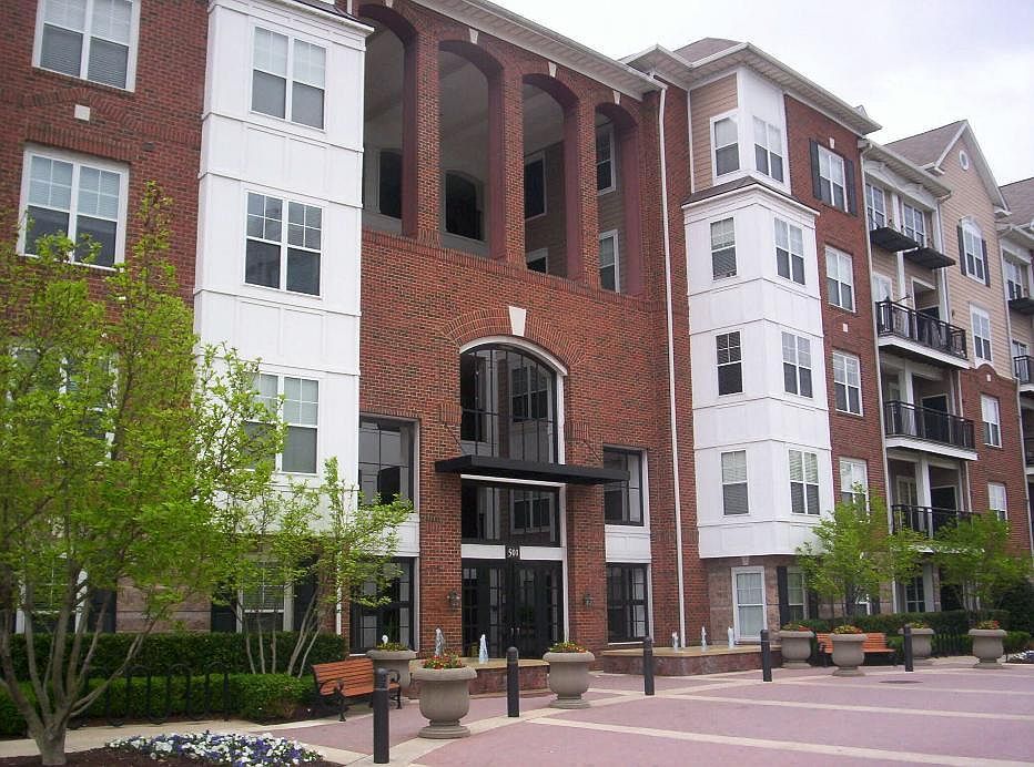 1st image of 501 Hungerford Dr APT 123