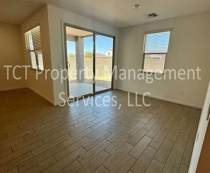 35623 N Seedling St — Photo 4