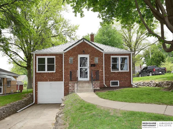 3911 Castelar St, Omaha, NE 68105