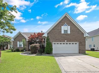 606 Thorncliff Dr, Raeford, NC 28376