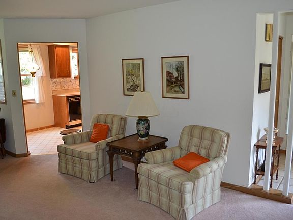 5th image of 236 Fairlawn Dr