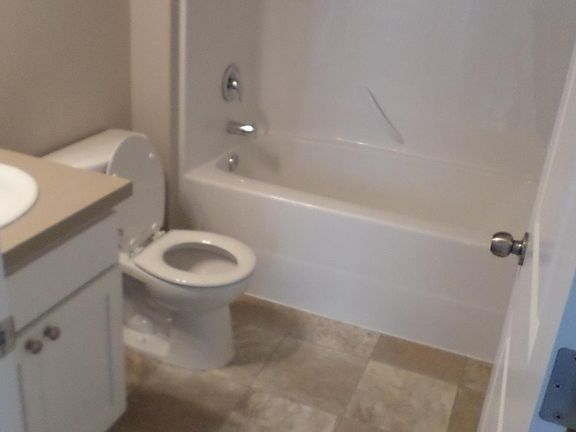 5th image of 3421 Hera St NE