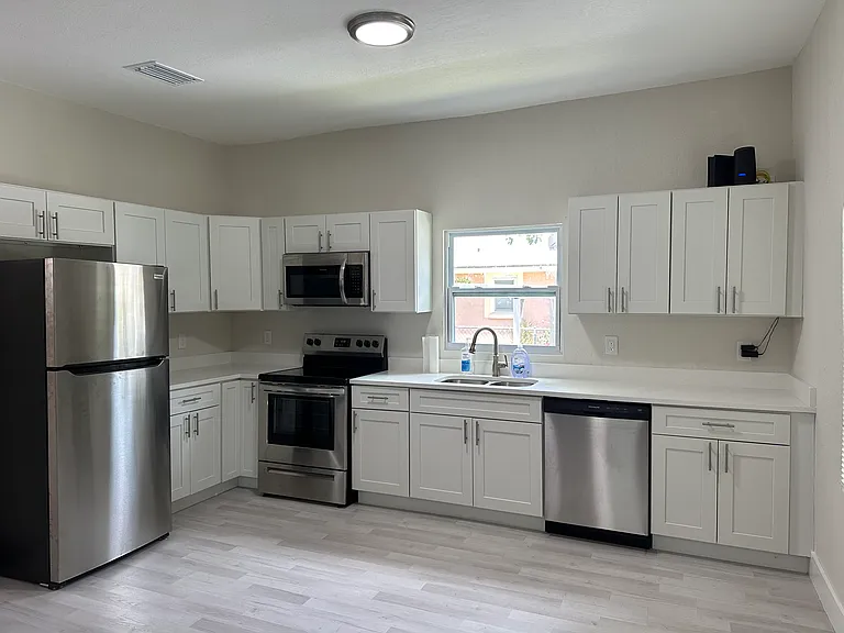 2423 E 19th Ave — Photo 4