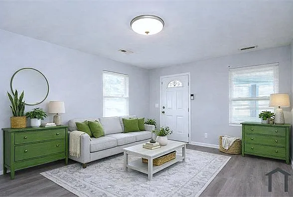 2133 White Ave — Photo 2