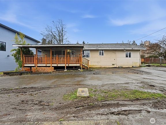 2nd image of 11630 Center Road