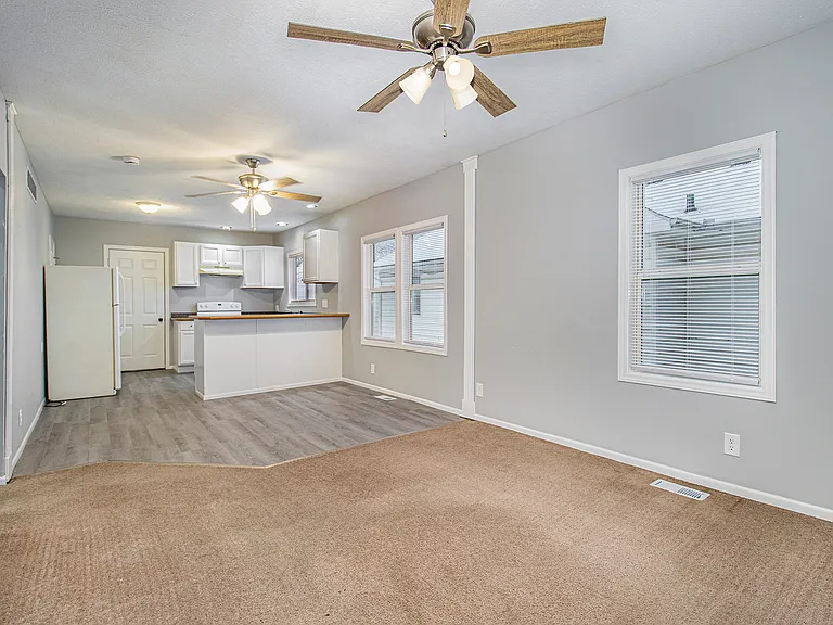 1234 Bissell St — Photo 3