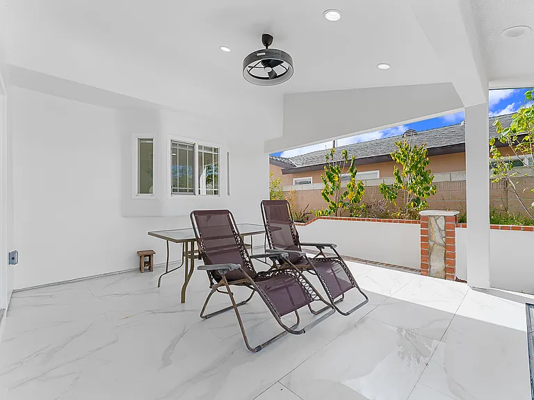 19251 Worchester Ln — Photo 29