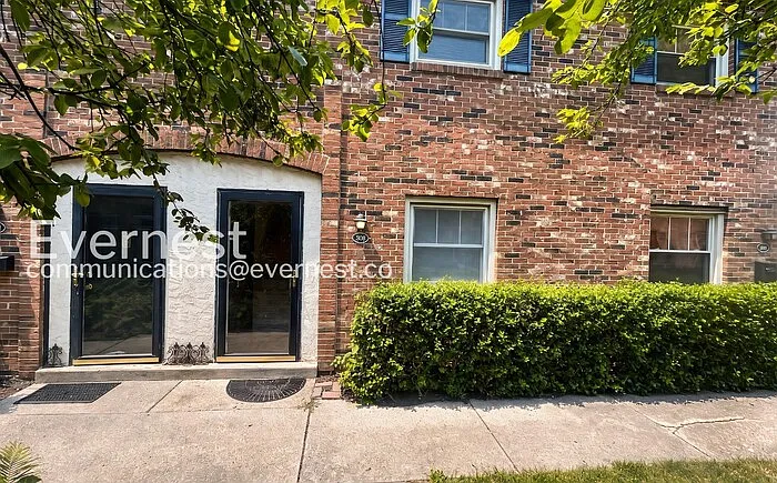 2 bed, 1.5 bath, 1088 sqft, $1,325 — Photo 1