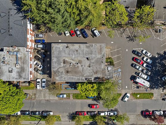 2nd image of 4626 21st Avenue NE