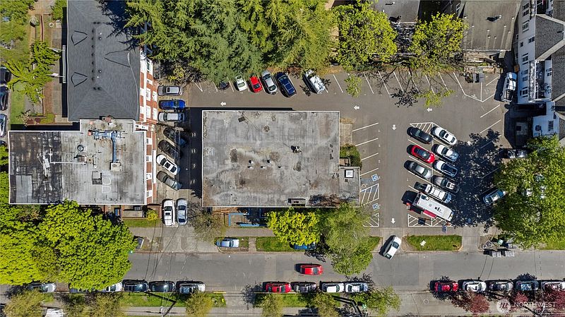 2nd image of 4626 21st Avenue NE