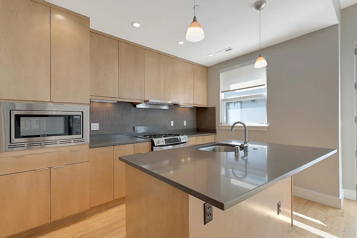 Washington Street Townhomes — Photo 3