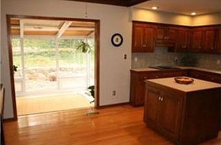 5th image of 10258 Garnett St