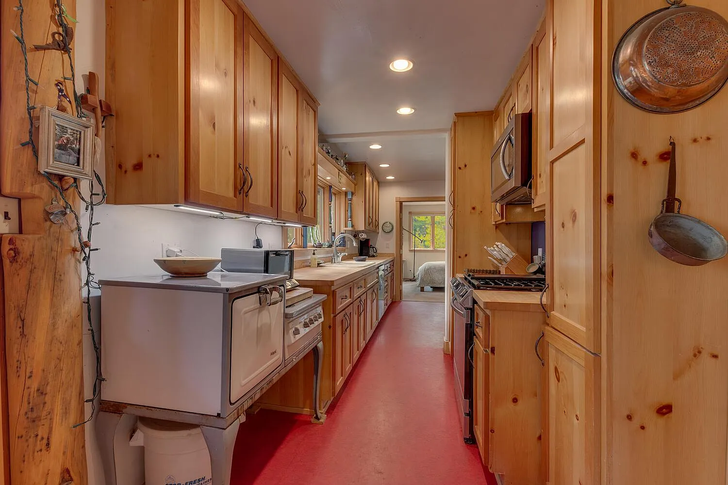 3 bed, 2002 sqft, $5,600 — Photo 4