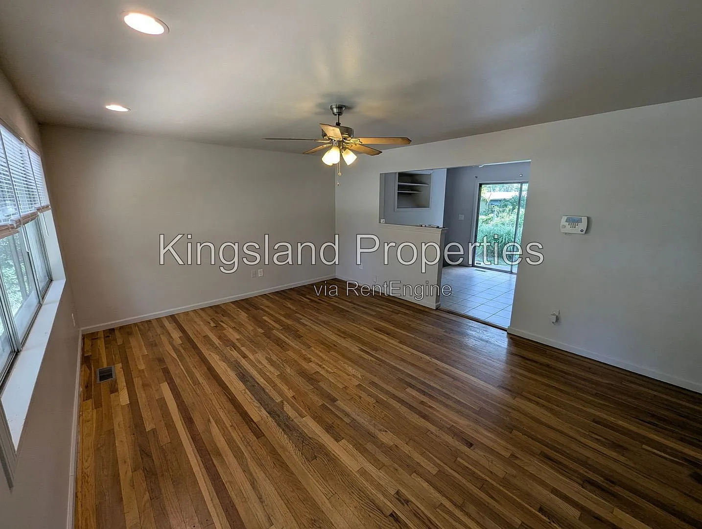 3 bed, 1.0 bath, 960 sqft, $1,500 — Photo 2