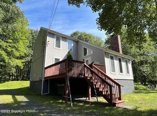 1112 Snowshoe Ct, Bushkill, PA 18324