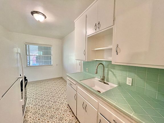 3rd image of 328 51st St APT 7