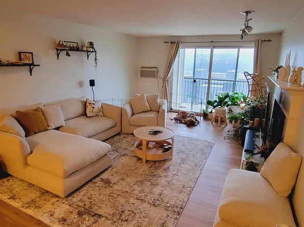 2253 Gilman Dr W APT 301, Seattle, WA 98119